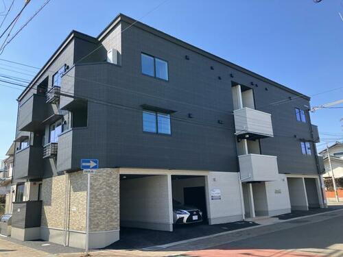 宮城県仙台市若林区白萩町 3階建 