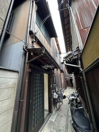 東山区森下町　貸家 2階建