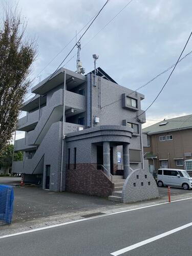 エル・ドミール 3階建