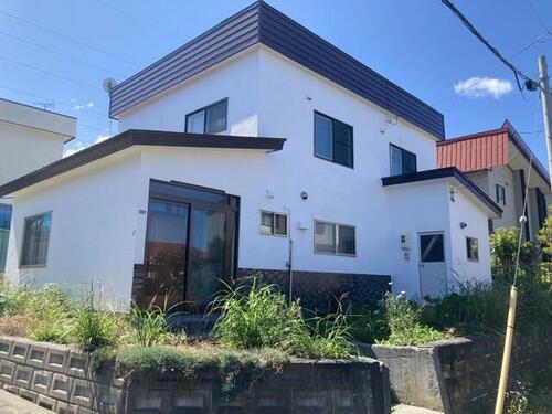 北海道小樽市桂岡町 2階建