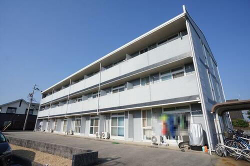 ルースト 3階建
