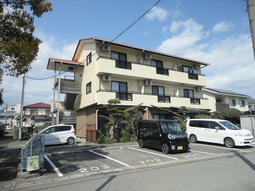 ハイツ笠木 3階建