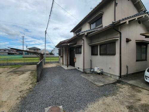 愛媛県松山市森松町 2階建