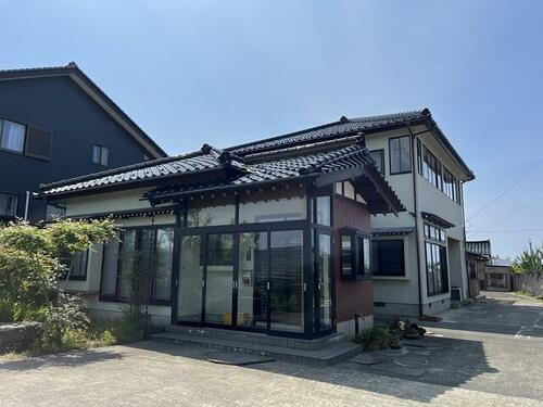 秋田県にかほ市象潟町大須郷字大道下 2階建