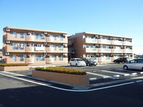 セントフィールド 3階建