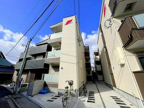大阪府吹田市内本町３丁目 3階建