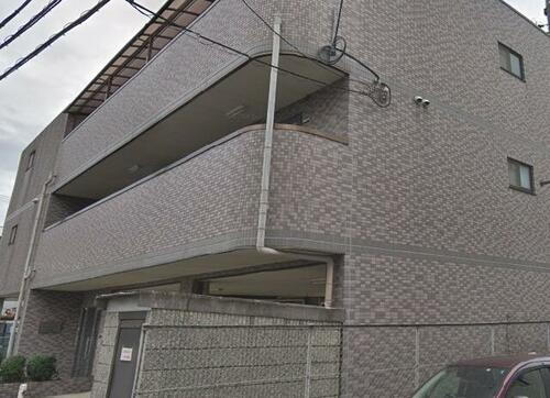 大阪府大東市灰塚５丁目 3階建