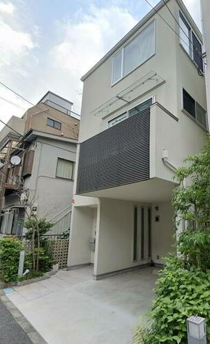 東京都豊島区高田１丁目 3階建 築13年