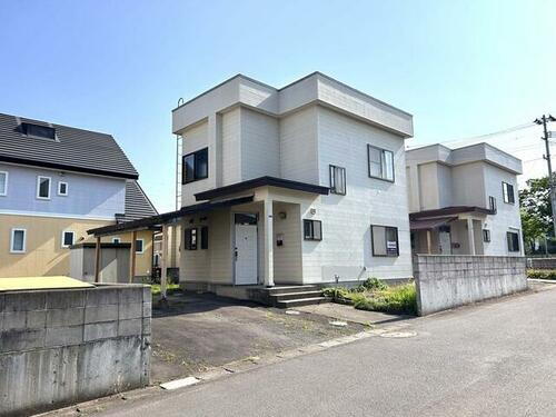 青森県弘前市大字安原１丁目 2階建