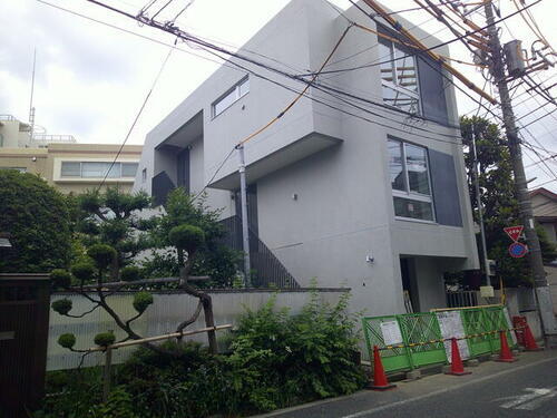 東京都練馬区豊玉上１丁目 3階建