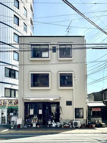 フィール三軒町 3階建
