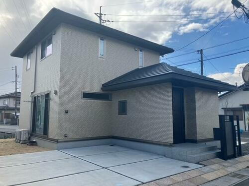 松新町築浅戸建