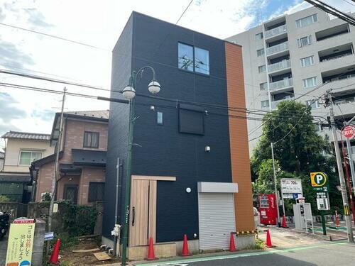 東京都八王子市子安町１丁目 3階建