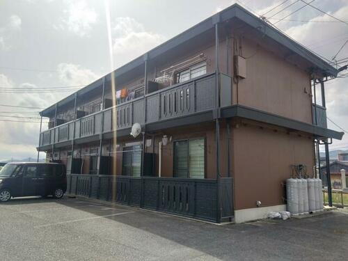ノイシュロスＡ棟 2階建