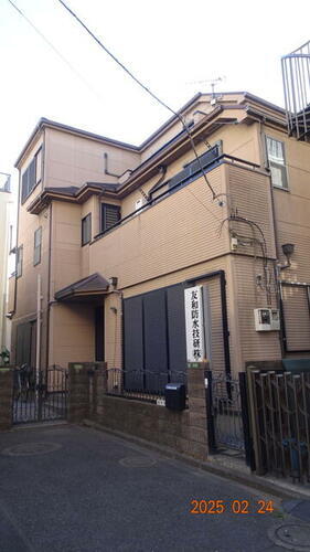 東京都足立区綾瀬６丁目 3階建