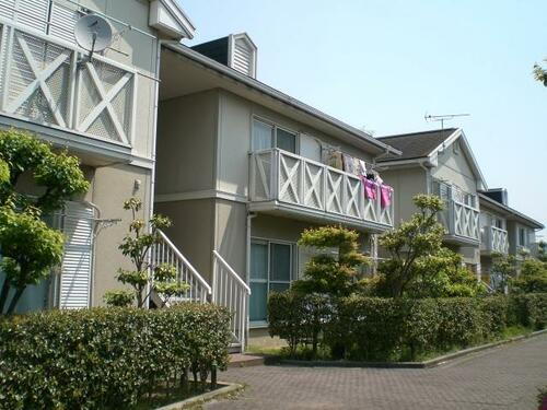 叶い坂 2階建