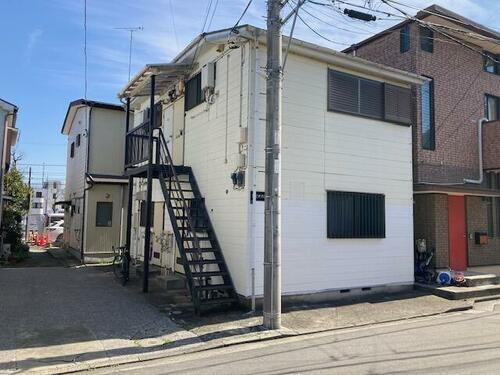 神奈川県横浜市金沢区六浦１丁目 2階建
