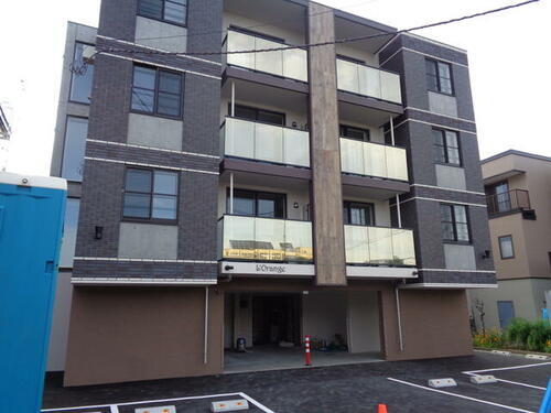 Ｌ’Ｏｒａｎｇｅオランジュ 4階建