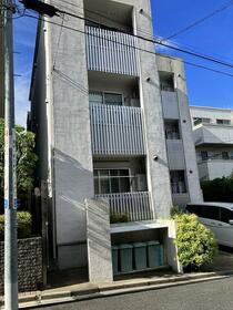 グランジュテ千駄木 3階建