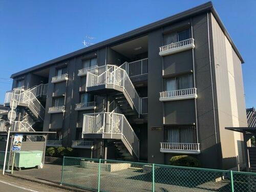 ヴァンベール徳田 3階建