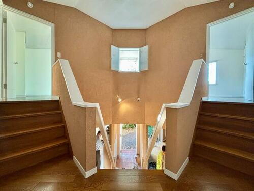 神奈川県鎌倉市由比ガ浜１丁目 築32年1ヶ月 2階建