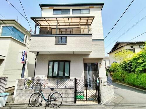 春日町４丁目貸家 3階建