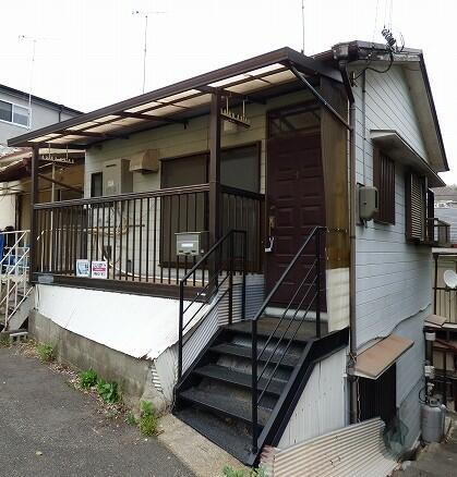 兵庫県神戸市長田区大日丘町１丁目 2階建