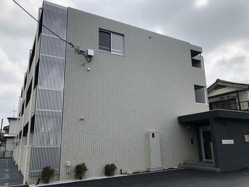 群馬県高崎市倉賀野町 3階建