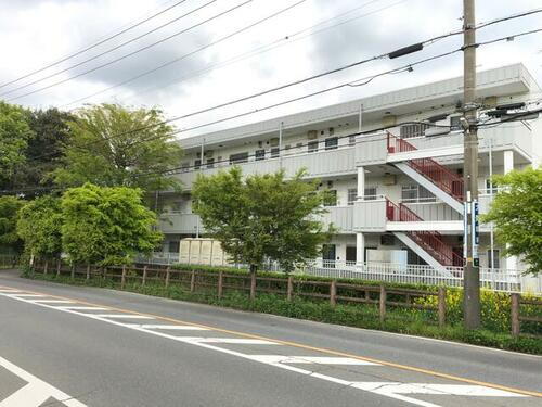 メゾンルーラル 3階建