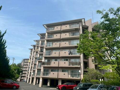 紅梅台ハイツ１号棟 7階建