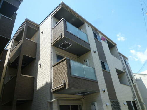 大阪府吹田市南高浜町  3階建