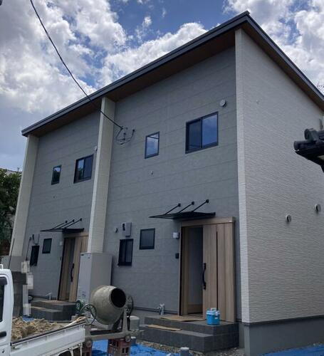 熊本県熊本市中央区黒髪２丁目 2階建