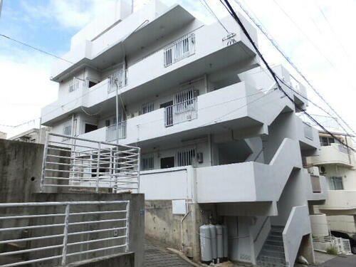 沖縄県浦添市屋富祖２丁目 4階建 築48年1ヶ月
