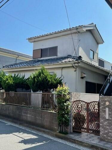 神奈川県横浜市金沢区平潟町 2階建