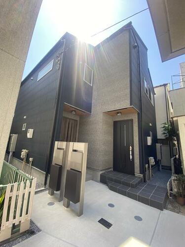 東京都目黒区東山１丁目 2階建 