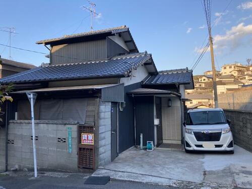 福岡県北九州市小倉北区赤坂４丁目 2階建
