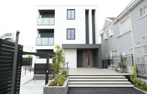 プルミエール湘南 3階建