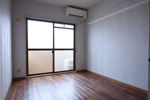 京都府京都市東山区本町１０丁目 築31年10ヶ月 3階建