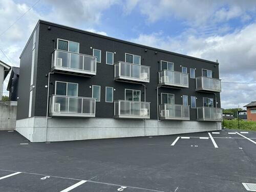 長崎県諫早市真崎町 2階建