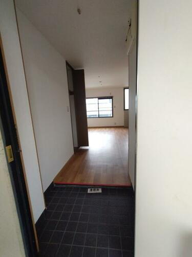 大阪府枚方市松丘町 4階建