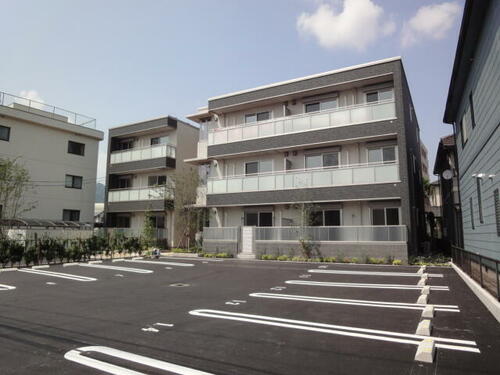 ｇａｒｄｅｎｓ　Ｋａｗａｕｃｈｉ 3階建