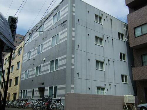 モア南６条 4階建