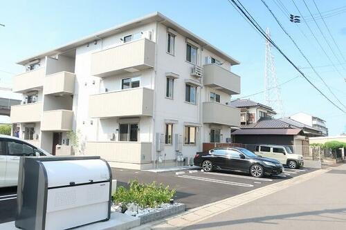 香川県丸亀市前塩屋町１丁目 3階建 