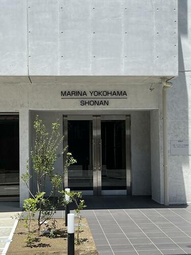 ＭＡＲＩＮＡ　ＹＯＫＯＨＡＭＡ　ＳＨＯＮＡＮ 8階建