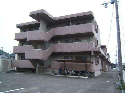高知県高知市一宮東町１丁目 3階建