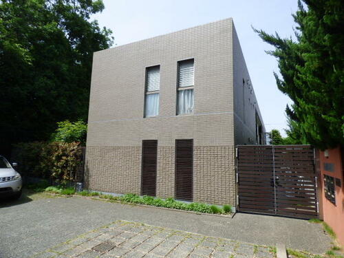 サリーレ　成城 2階建