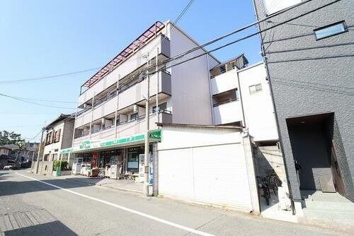兵庫県芦屋市浜芦屋町 4階建