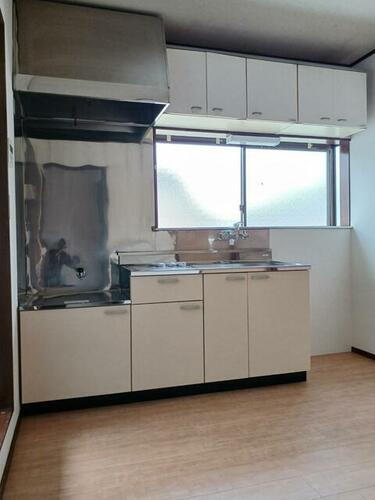 東京都福生市大字福生 築32年12ヶ月 2階建