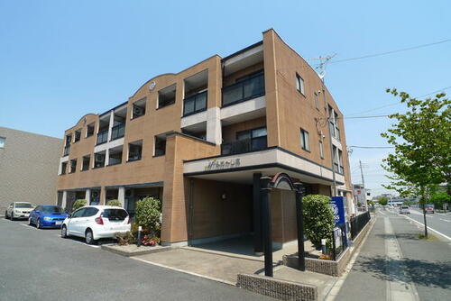 埼玉県熊谷市籠原南２丁目 3階建 築24年7ヶ月