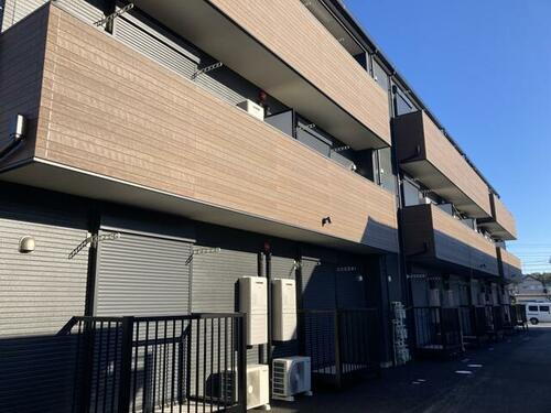 千葉県成田市三里塚 3階建